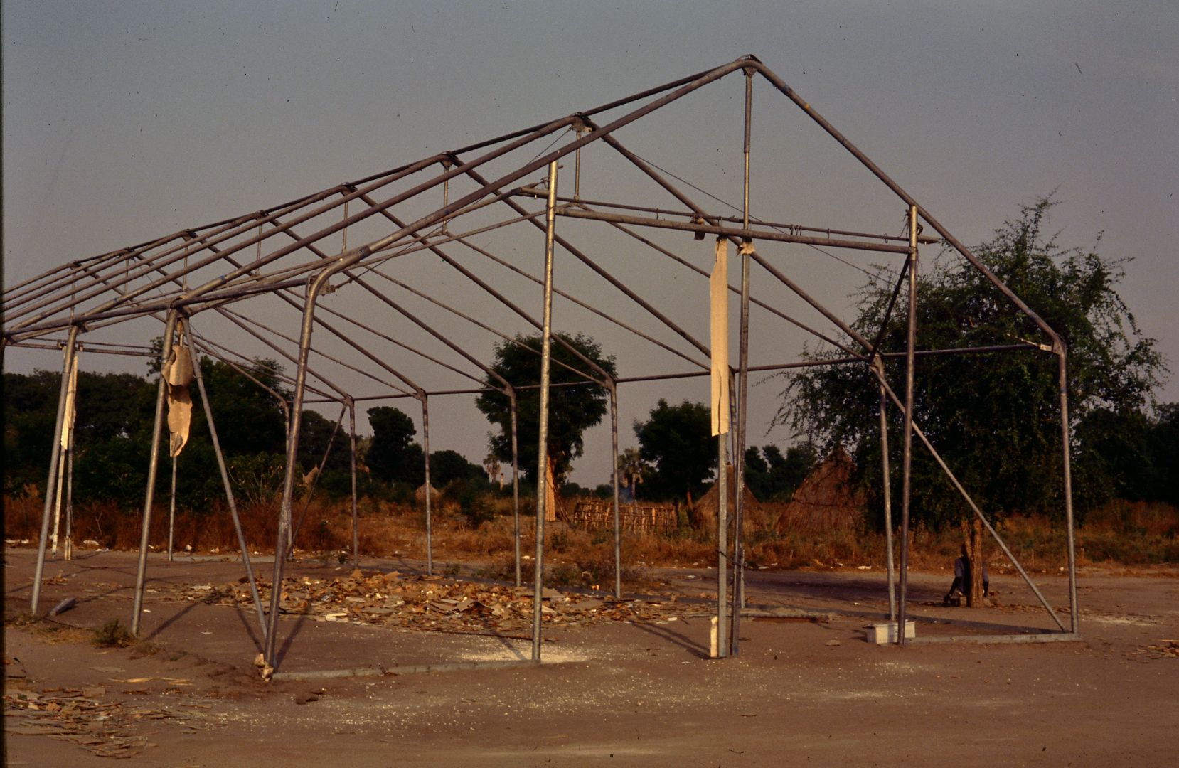 geplündertes Warehouse